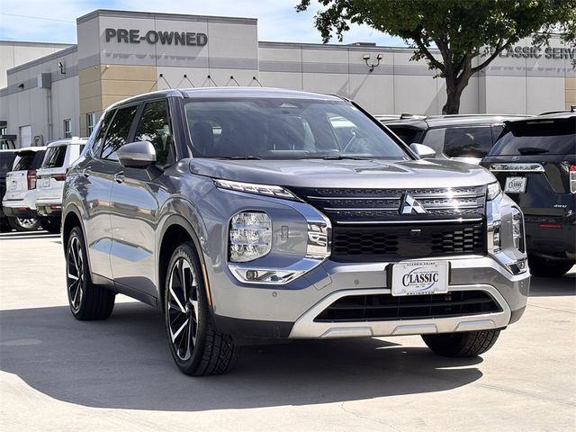 2023 Mitsubishi Outlander SE Special Edition