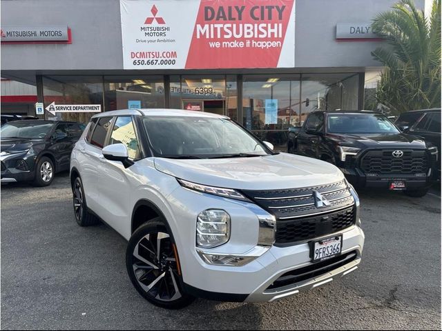 2023 Mitsubishi Outlander SE Special Edition