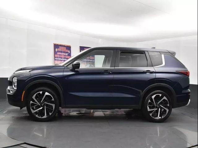 2023 Mitsubishi Outlander SE