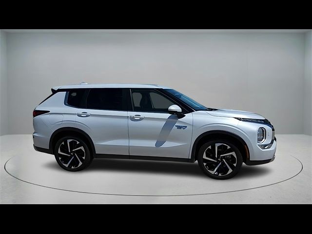 2023 Mitsubishi Outlander PHEV SE