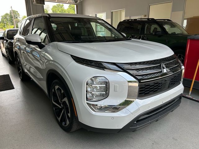 2023 Mitsubishi Outlander PHEV SE