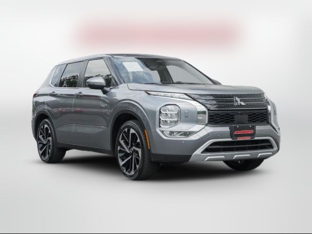 2023 Mitsubishi Outlander PHEV SE