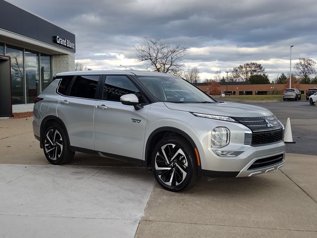 2023 Mitsubishi Outlander PHEV SE