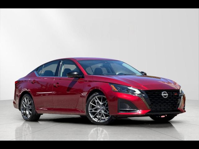 2023 Nissan Altima 2.0 SR