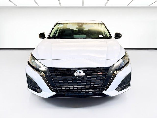 2023 Nissan Altima 2.0 SR