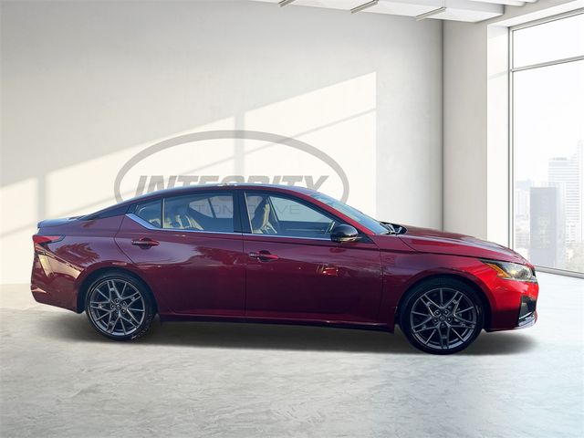 2023 Nissan Altima 2.0 SR