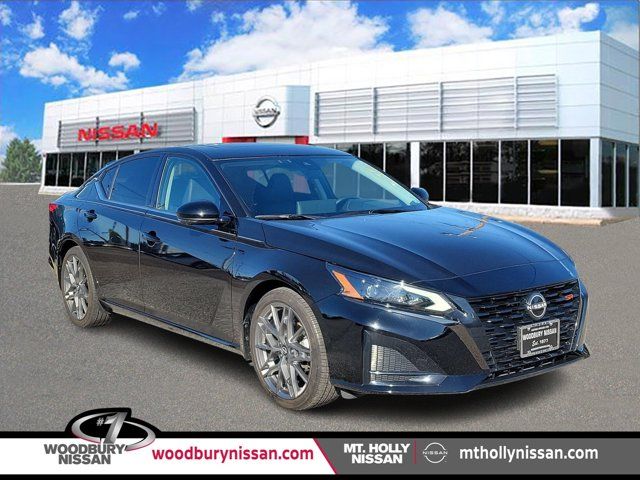 2023 Nissan Altima 2.0 SR