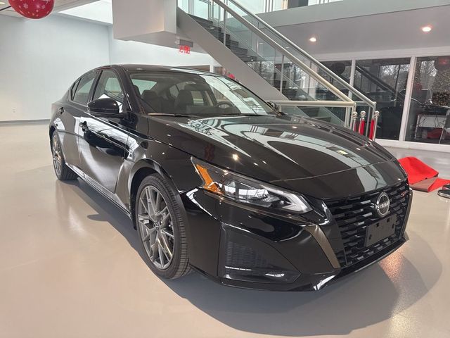 2023 Nissan Altima 2.0 SR