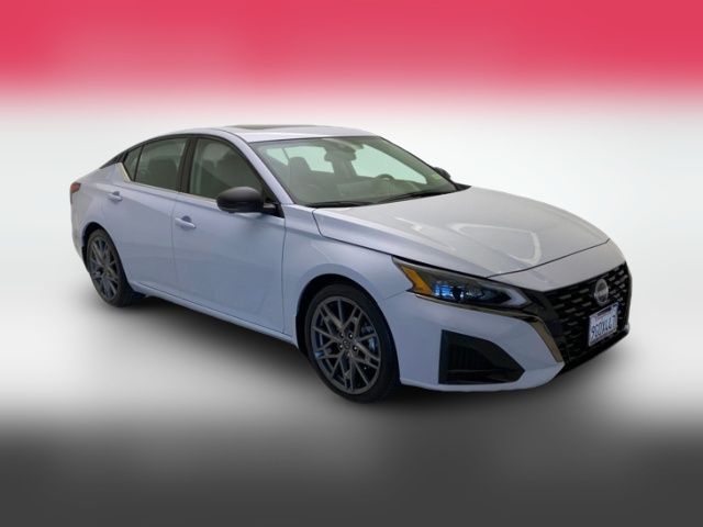 2023 Nissan Altima 2.0 SR