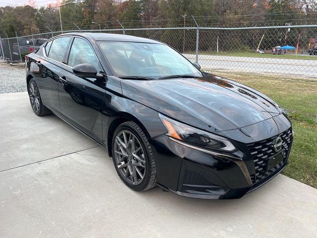 2023 Nissan Altima 2.0 SR