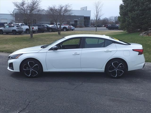 2023 Nissan Altima 2.5 SR