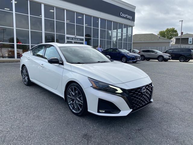 2023 Nissan Altima 2.0 SR