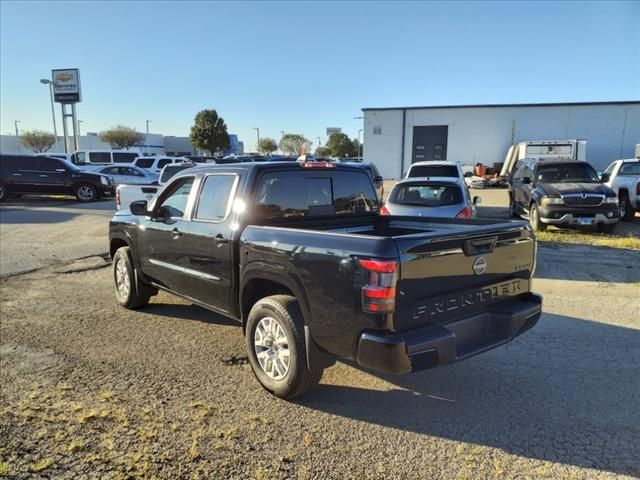 2023 Nissan Frontier SV