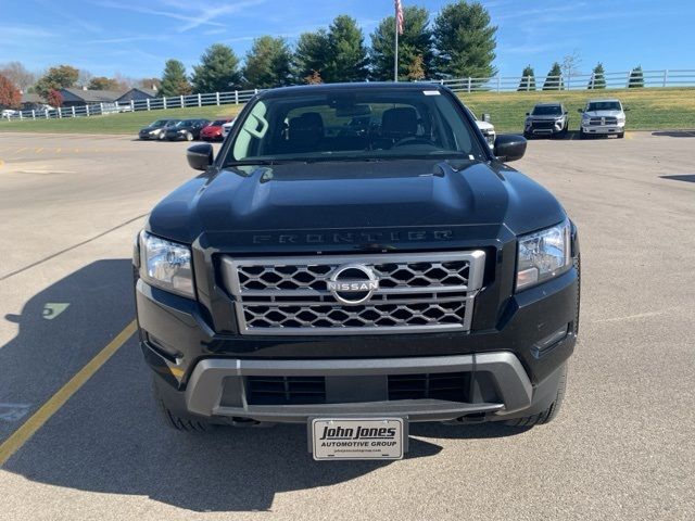 2023 Nissan Frontier SV