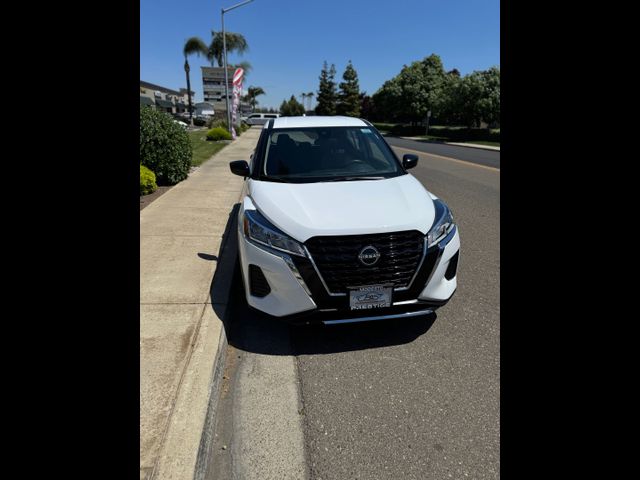 2023 Nissan Kicks S