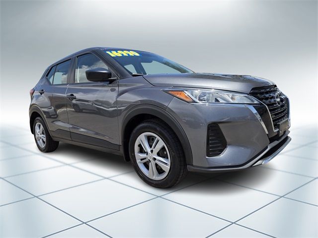 2023 Nissan Kicks S