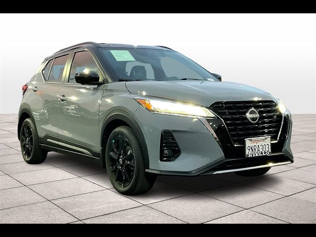 2023 Nissan Kicks SR