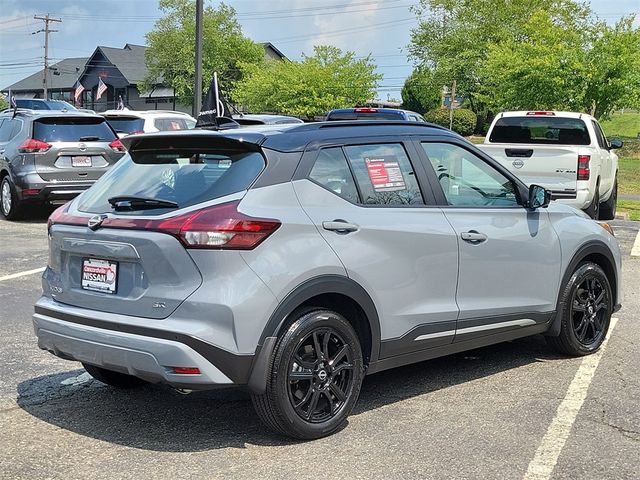 2023 Nissan Kicks SR