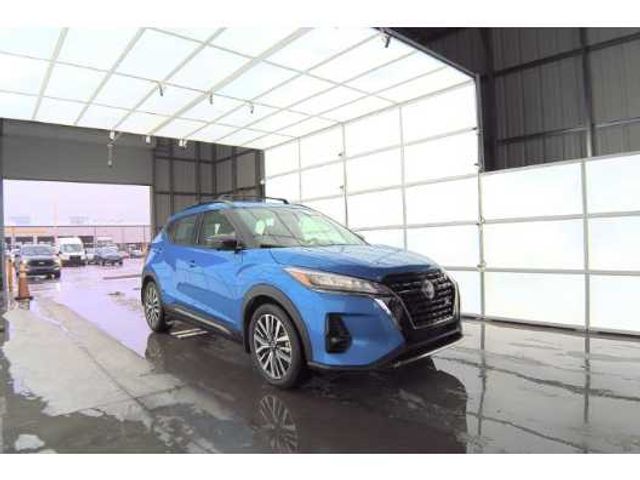 2023 Nissan Kicks SR