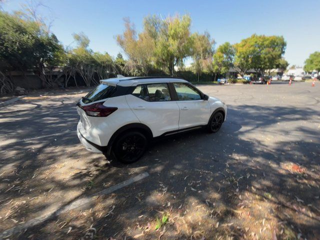 2023 Nissan Kicks SR