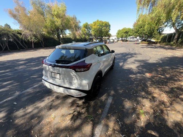 2023 Nissan Kicks SR