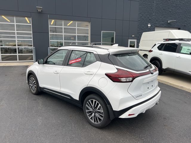 2023 Nissan Kicks SR