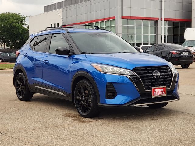 2023 Nissan Kicks SR