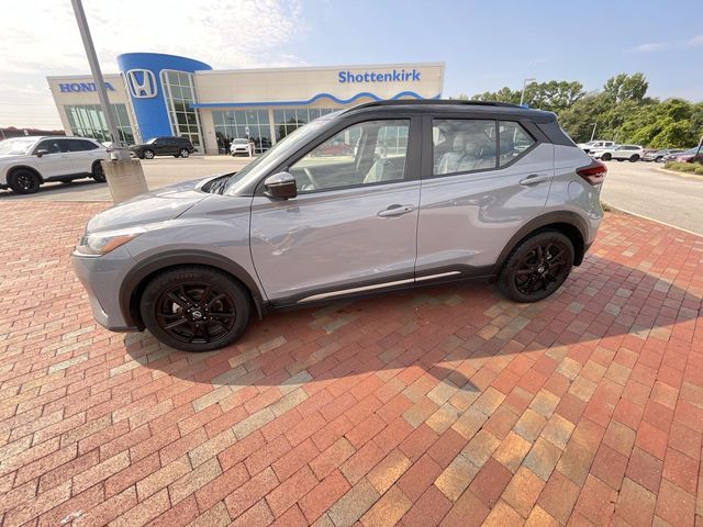 2023 Nissan Kicks SR