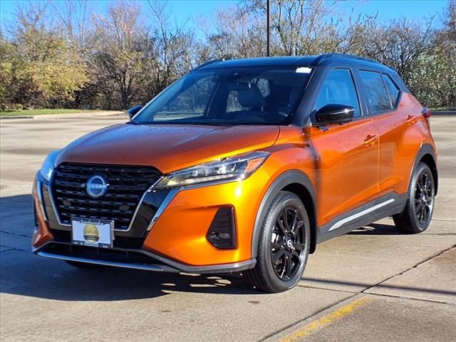 2023 Nissan Kicks SR