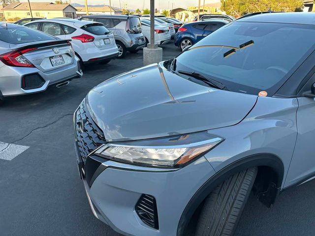 2023 Nissan Kicks SR