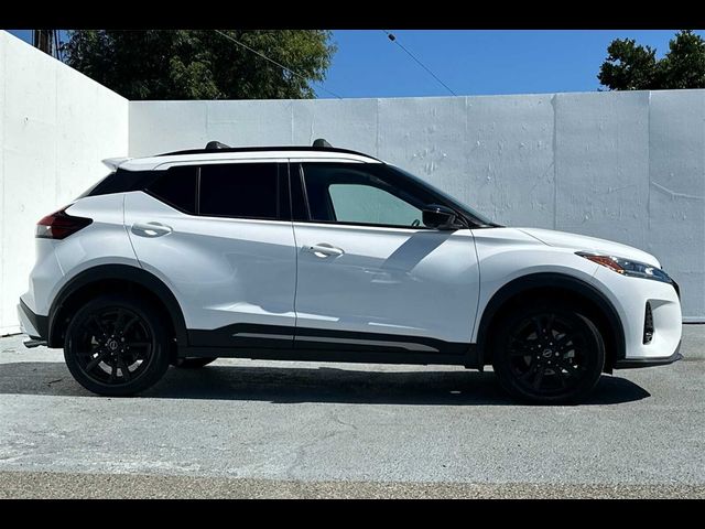 2023 Nissan Kicks SR