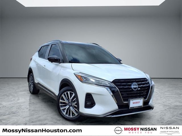 2023 Nissan Kicks SR