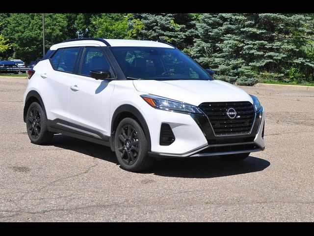 2023 Nissan Kicks SR