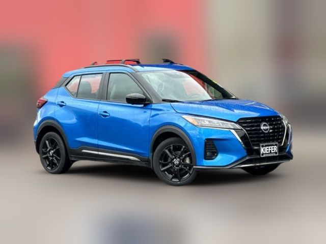 2023 Nissan Kicks SR