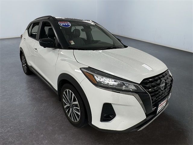 2023 Nissan Kicks SR