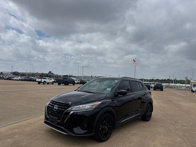 2023 Nissan Kicks SR