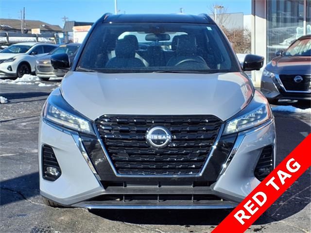 2023 Nissan Kicks SR