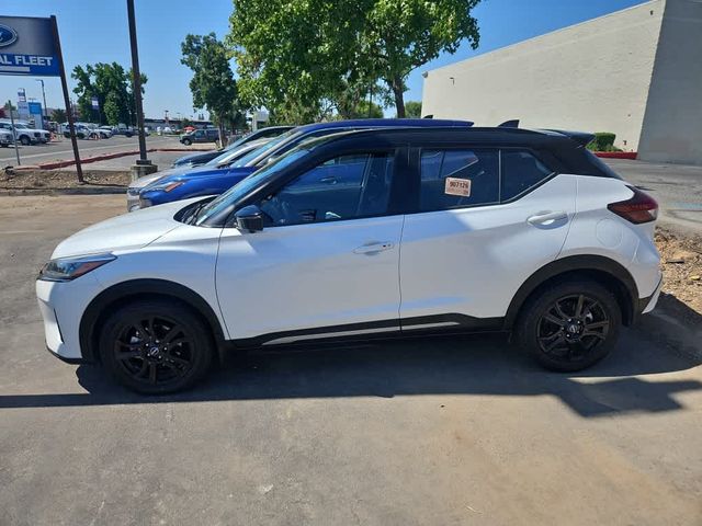 2023 Nissan Kicks SR
