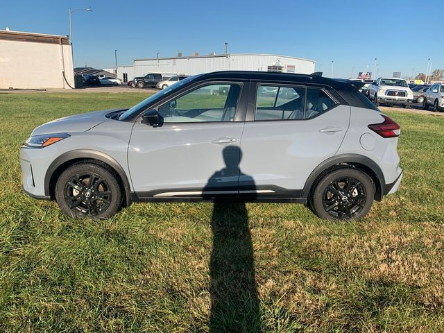 2023 Nissan Kicks SR