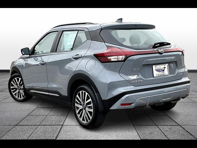 2023 Nissan Kicks SR