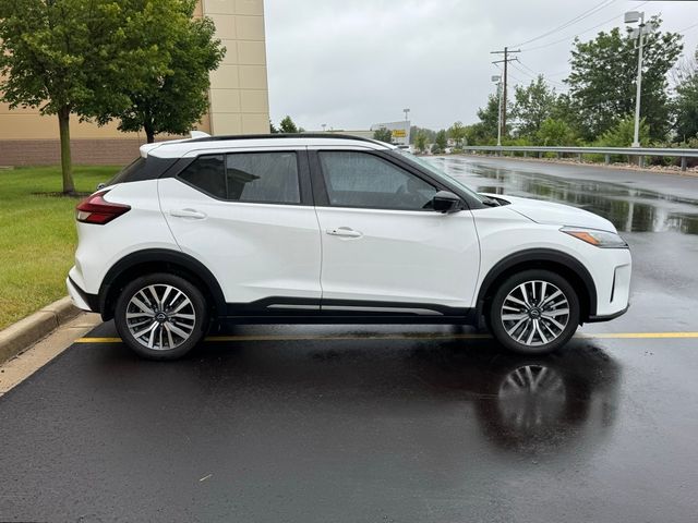 2023 Nissan Kicks SR