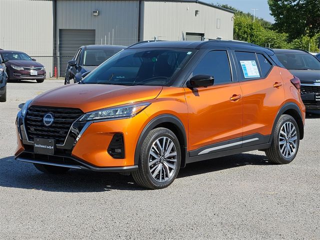 2023 Nissan Kicks SR