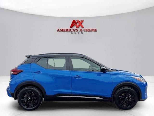 2023 Nissan Kicks SR