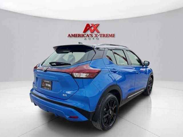 2023 Nissan Kicks SR