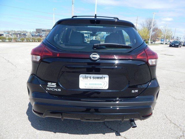 2023 Nissan Kicks SR