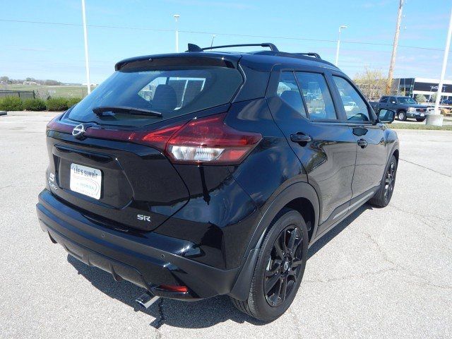 2023 Nissan Kicks SR