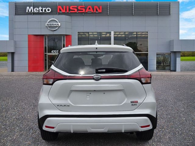 2023 Nissan Kicks SR