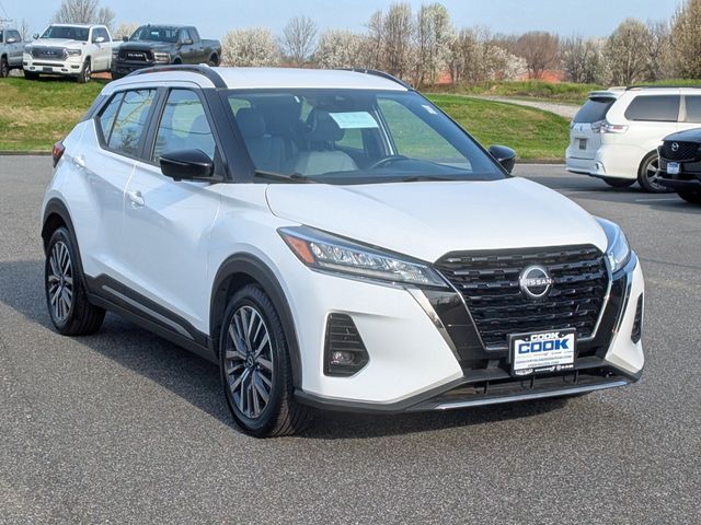 2023 Nissan Kicks SR