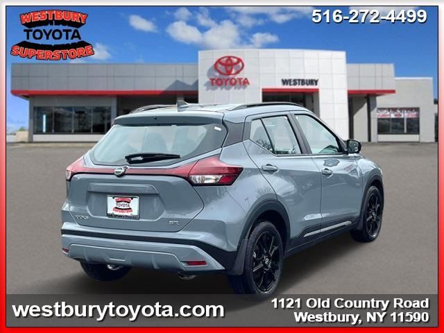2023 Nissan Kicks SR