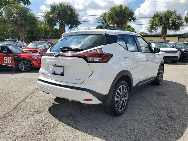 2023 Nissan Kicks SR